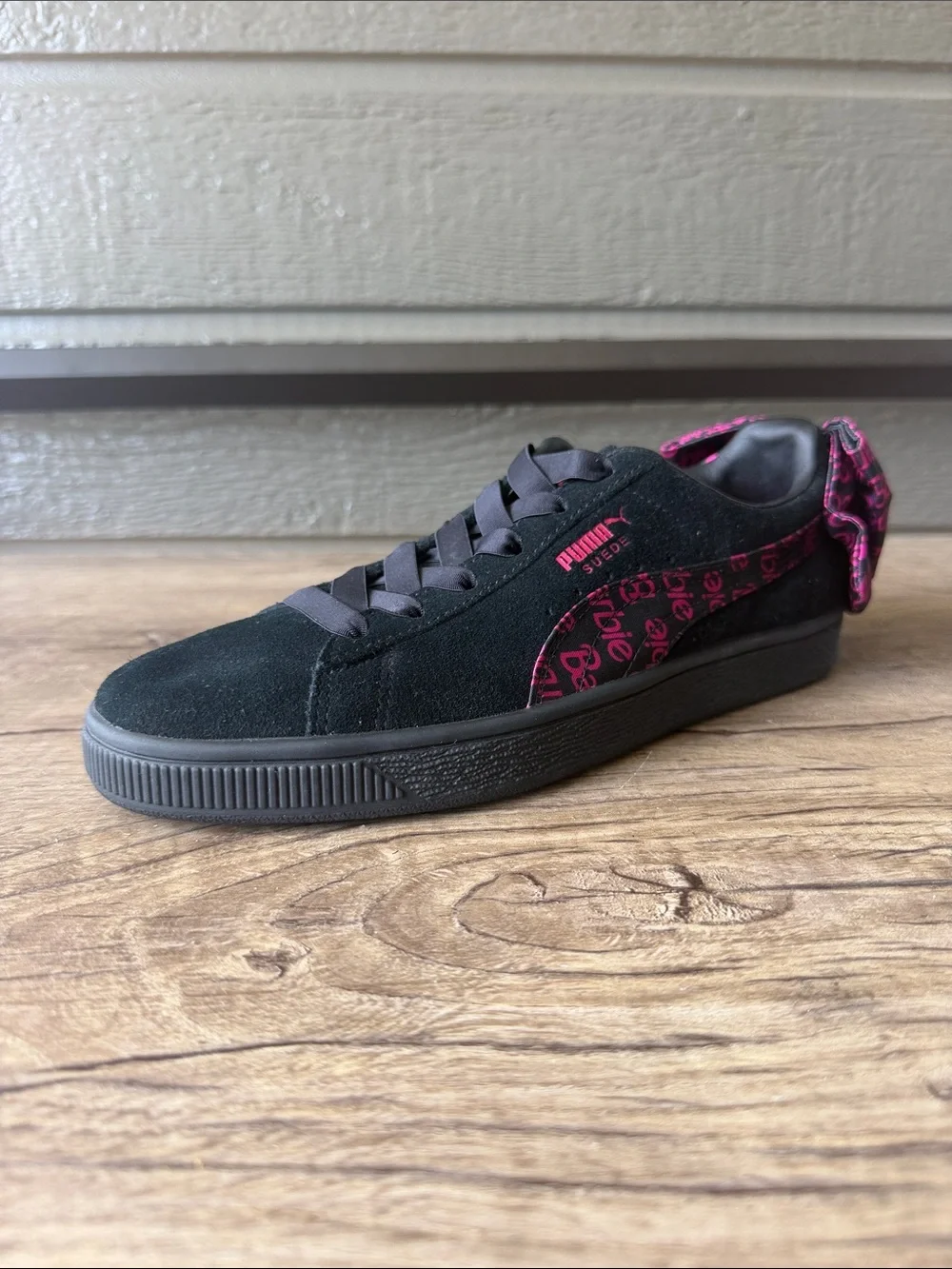 Puma Women’s Black Suede Platform Sneaker with Pink Patterned size 6